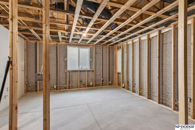 21101 Butler Avenue, Elkhorn, NE 68022
