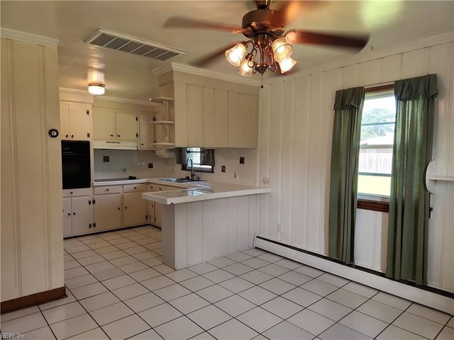 412 Hartsdale RD, Virginia Beach, VA 23462