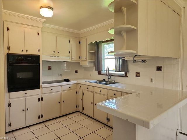 412 Hartsdale RD, Virginia Beach, VA 23462