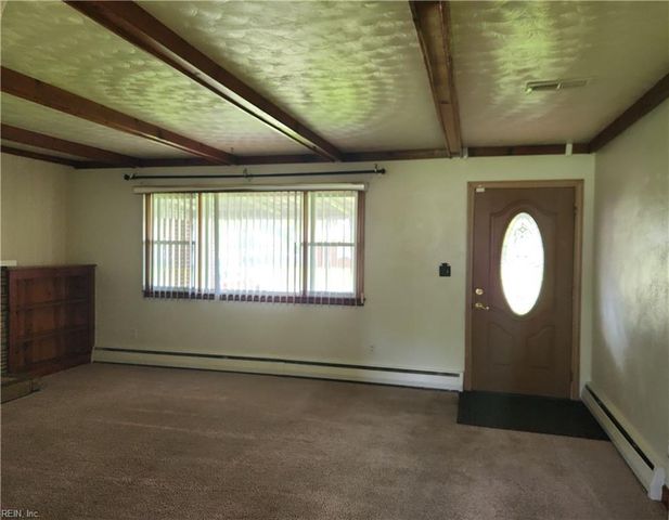 412 Hartsdale RD, Virginia Beach, VA 23462