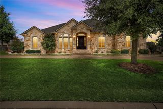 208 Stone Forest Drive, Woodway, TX 76712