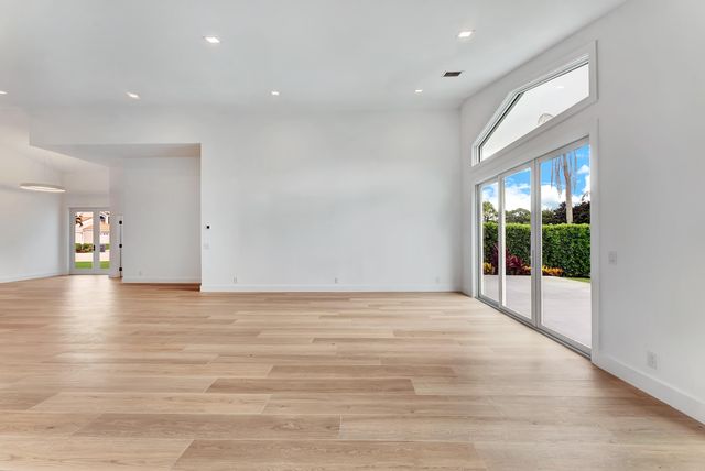 13878 Palm Grove Place, Palm Beach Gardens, FL 33418