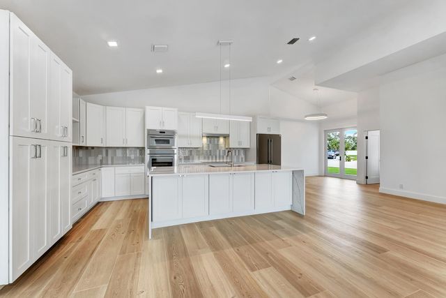13878 Palm Grove Place, Palm Beach Gardens, FL 33418