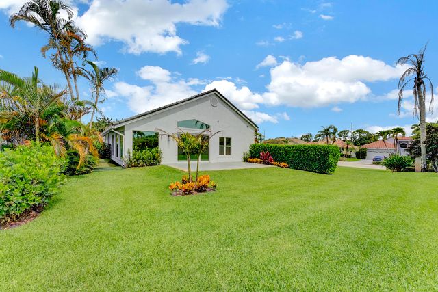 13878 Palm Grove Place, Palm Beach Gardens, FL 33418