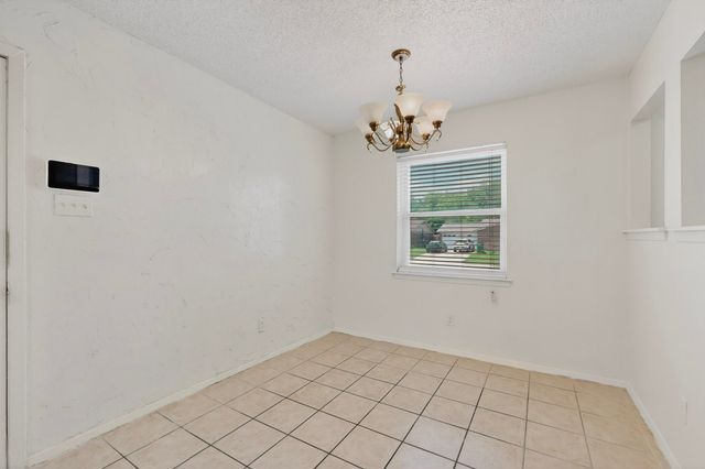 4512 Tiptop Street, Haltom City, TX 76117