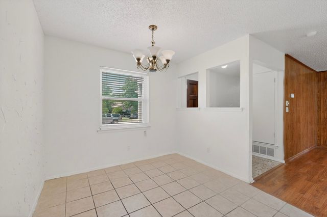 4512 Tiptop Street, Haltom City, TX 76117