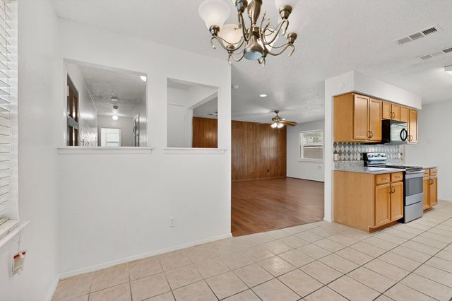 4512 Tiptop Street, Haltom City, TX 76117