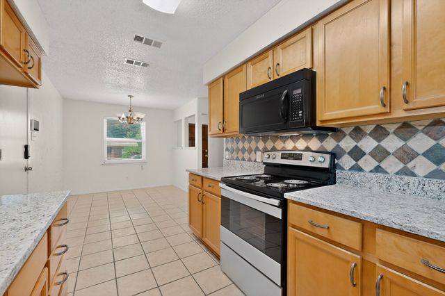 4512 Tiptop Street, Haltom City, TX 76117