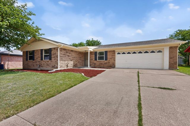 4512 Tiptop Street, Haltom City, TX 76117