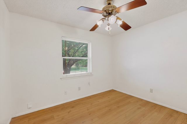 4512 Tiptop Street, Haltom City, TX 76117