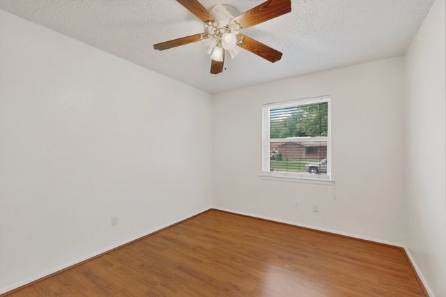 4512 Tiptop Street, Haltom City, TX 76117