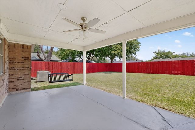 4512 Tiptop Street, Haltom City, TX 76117