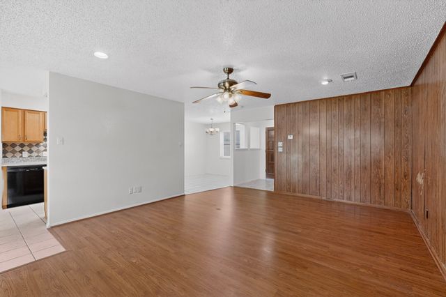 4512 Tiptop Street, Haltom City, TX 76117