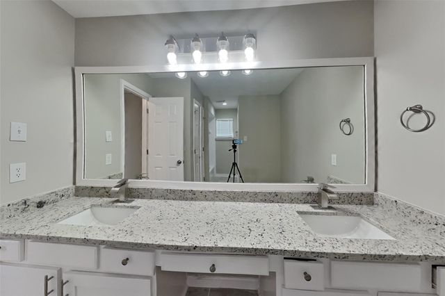14918 Laytham Lane, Sugar Land, TX 77498