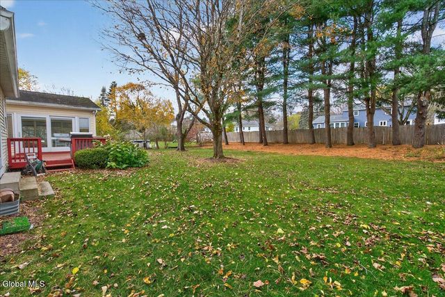 23 Olde Coach Road, Glenville, NY 12302