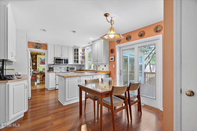 23 Olde Coach Road, Glenville, NY 12302