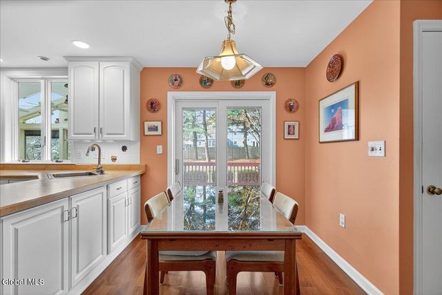 23 Olde Coach Road, Glenville, NY 12302