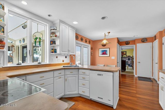 23 Olde Coach Road, Glenville, NY 12302