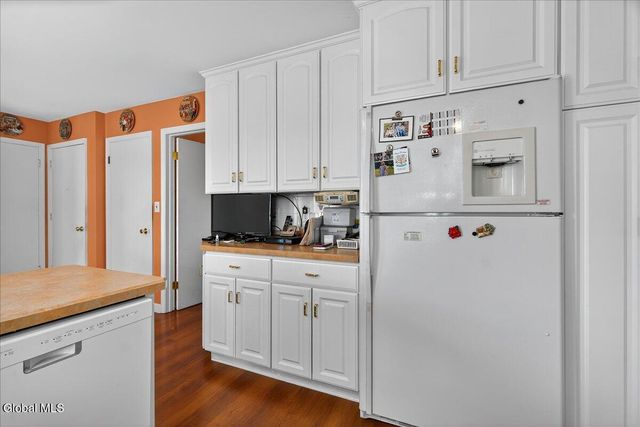 23 Olde Coach Road, Glenville, NY 12302