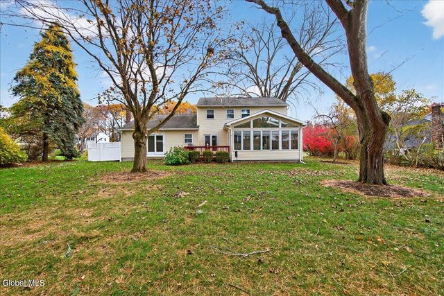 23 Olde Coach Road, Glenville, NY 12302