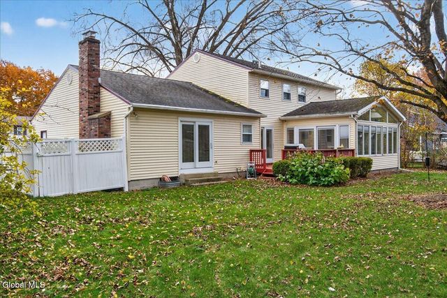 23 Olde Coach Road, Glenville, NY 12302