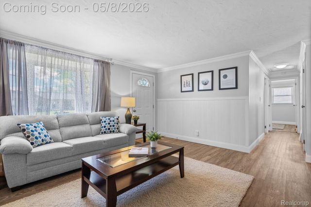 1228 Amarillo Street, Wolverine Lake Village, MI 48390