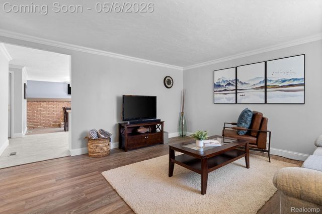 1228 Amarillo Street, Wolverine Lake Village, MI 48390
