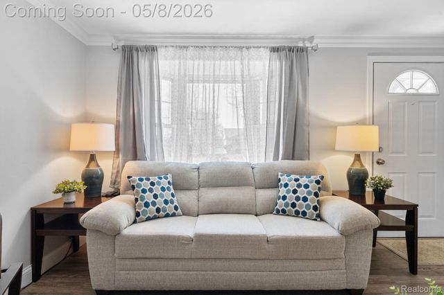 1228 Amarillo Street, Wolverine Lake Village, MI 48390