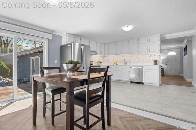 1228 Amarillo Street, Wolverine Lake Village, MI 48390
