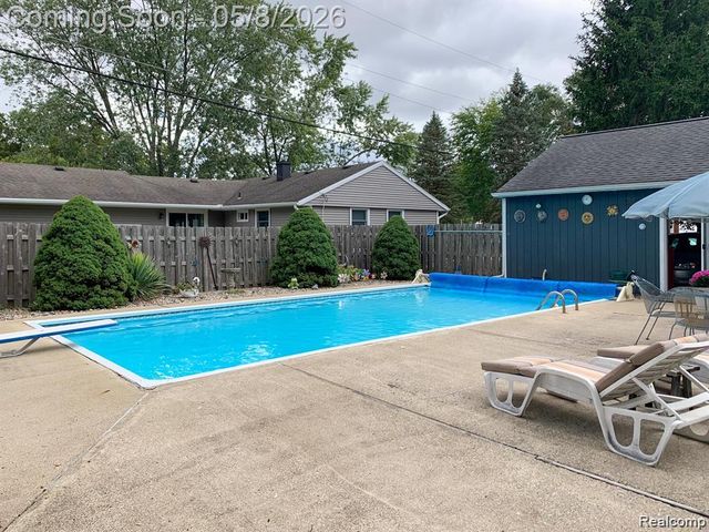 1228 Amarillo Street, Wolverine Lake Village, MI 48390