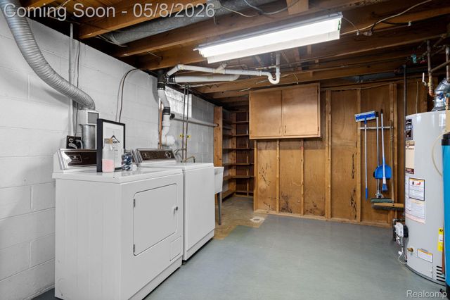 1228 Amarillo Street, Wolverine Lake Village, MI 48390