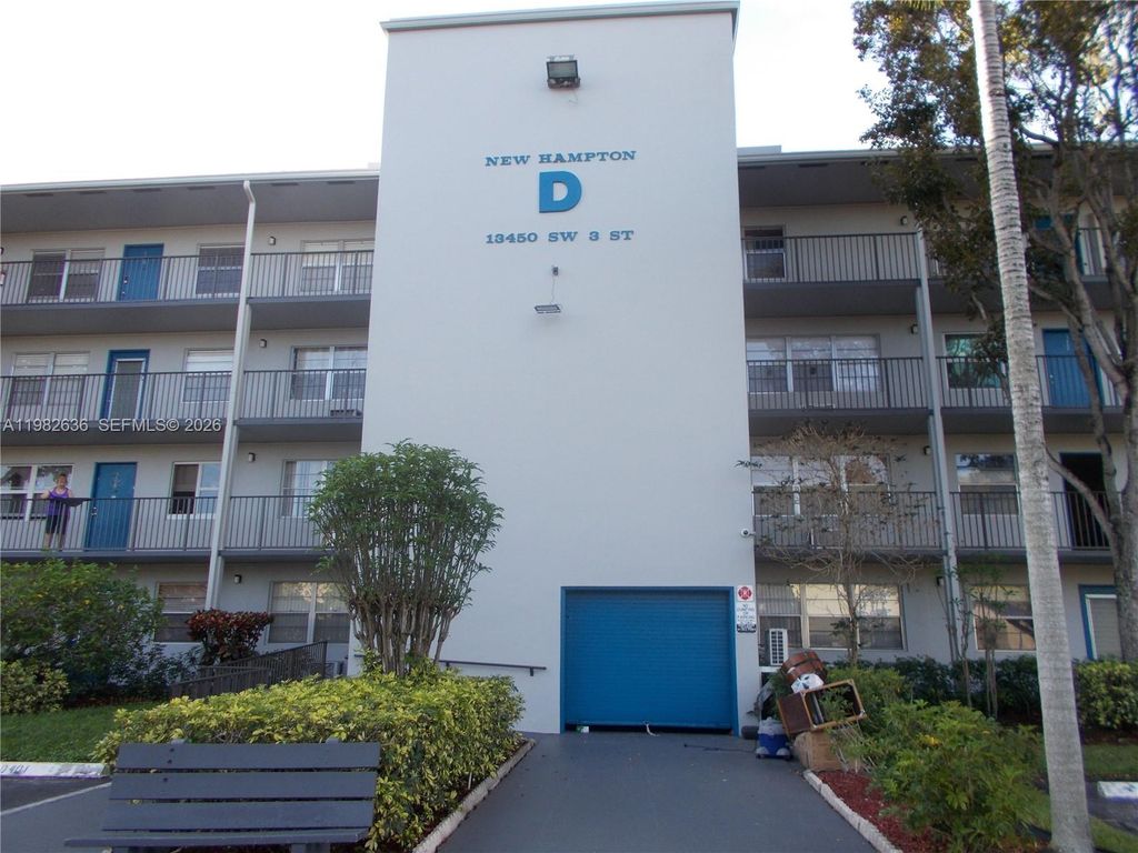 13450 SW 3rd St 310D, Pembroke Pines, FL 33027