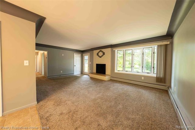 3855 N River Road, Fort Gratiot, MI 48059