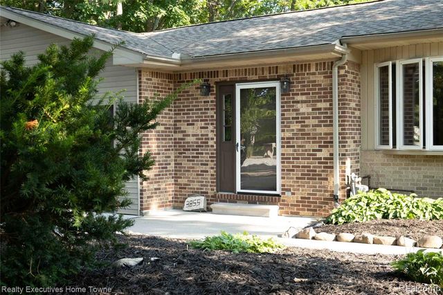 3855 N River Road, Fort Gratiot, MI 48059
