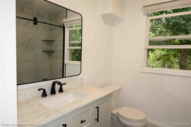 3855 N River Road, Fort Gratiot, MI 48059
