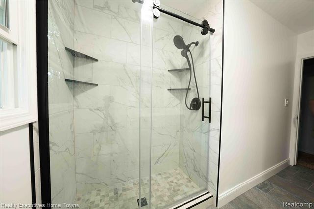 3855 N River Road, Fort Gratiot, MI 48059