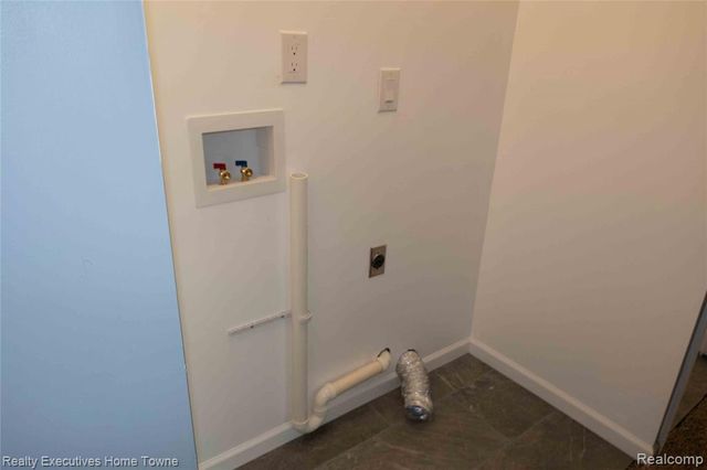 3855 N River Road, Fort Gratiot, MI 48059