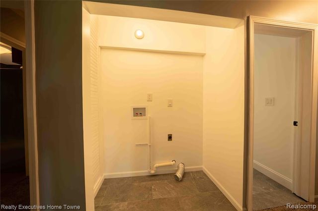3855 N River Road, Fort Gratiot, MI 48059