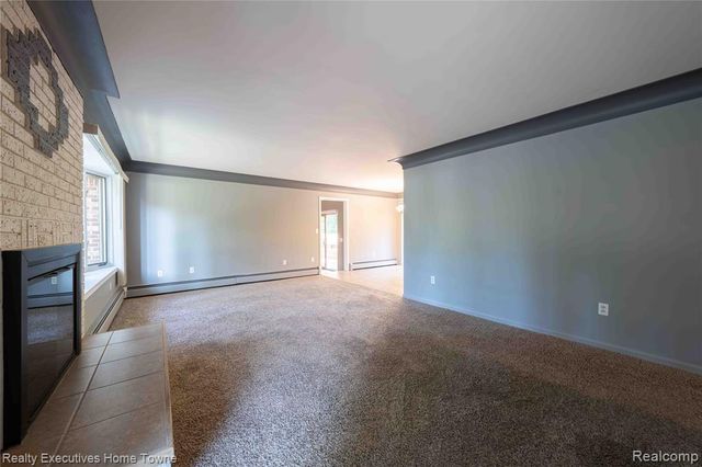 3855 N River Road, Fort Gratiot, MI 48059