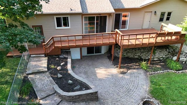 3855 N River Road, Fort Gratiot, MI 48059
