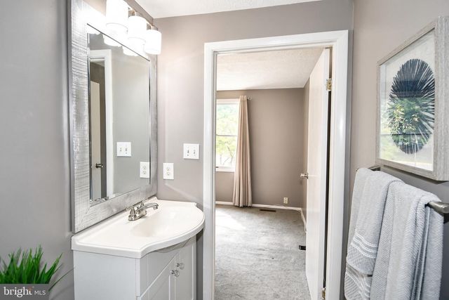 48 CROSS COUNTRY CT, Gaithersburg, MD 20879