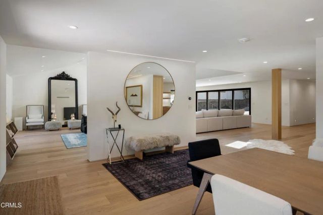 2137 Lyans Drive, La Canada Flintridge, CA 91011