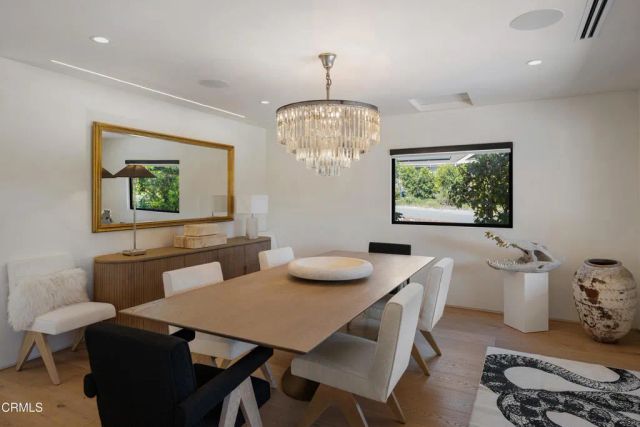 2137 Lyans Drive, La Canada Flintridge, CA 91011