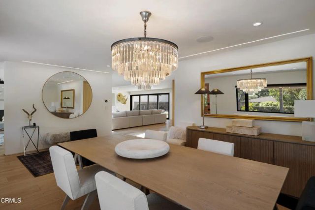 2137 Lyans Drive, La Canada Flintridge, CA 91011