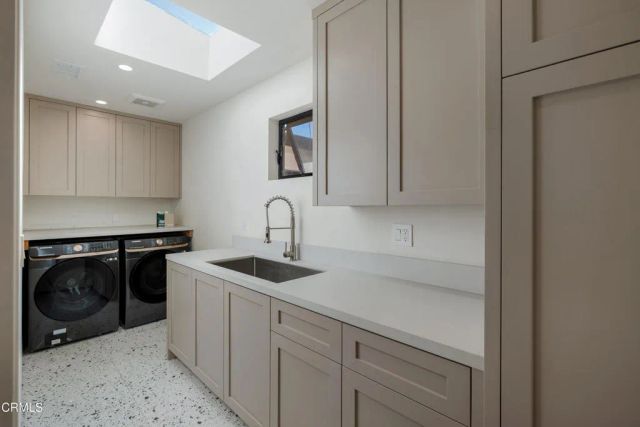 2137 Lyans Drive, La Canada Flintridge, CA 91011