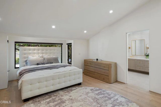 2137 Lyans Drive, La Canada Flintridge, CA 91011