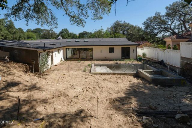 2137 Lyans Drive, La Canada Flintridge, CA 91011