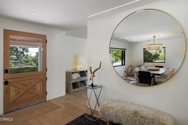 2137 Lyans Drive, La Canada Flintridge, CA 91011