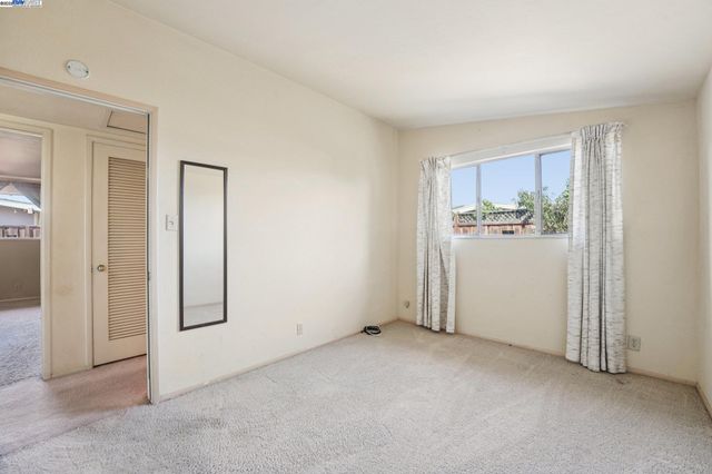27342 Capri Ave, Hayward, CA 94545