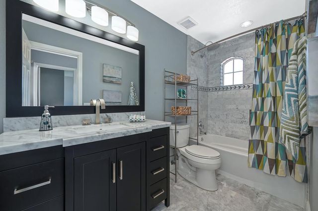 257 Union St, Roseville, CA 95678